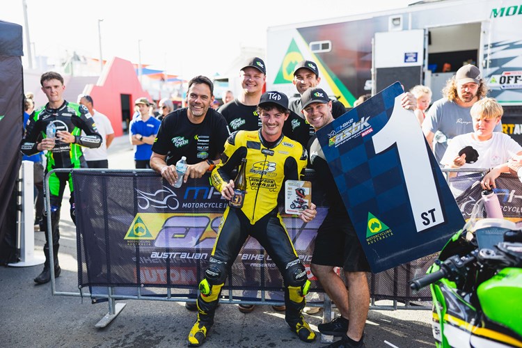 Kawasaki BCperformance Racing Team (Photo Credit: Foremost Media)